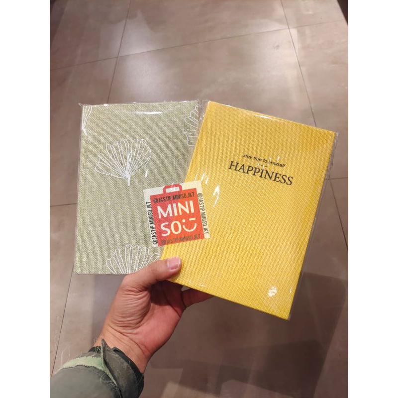 

MINISO Cotton Linen Fabric A5 Hardcover Book (100 Sheets) sz.14.8x21cm