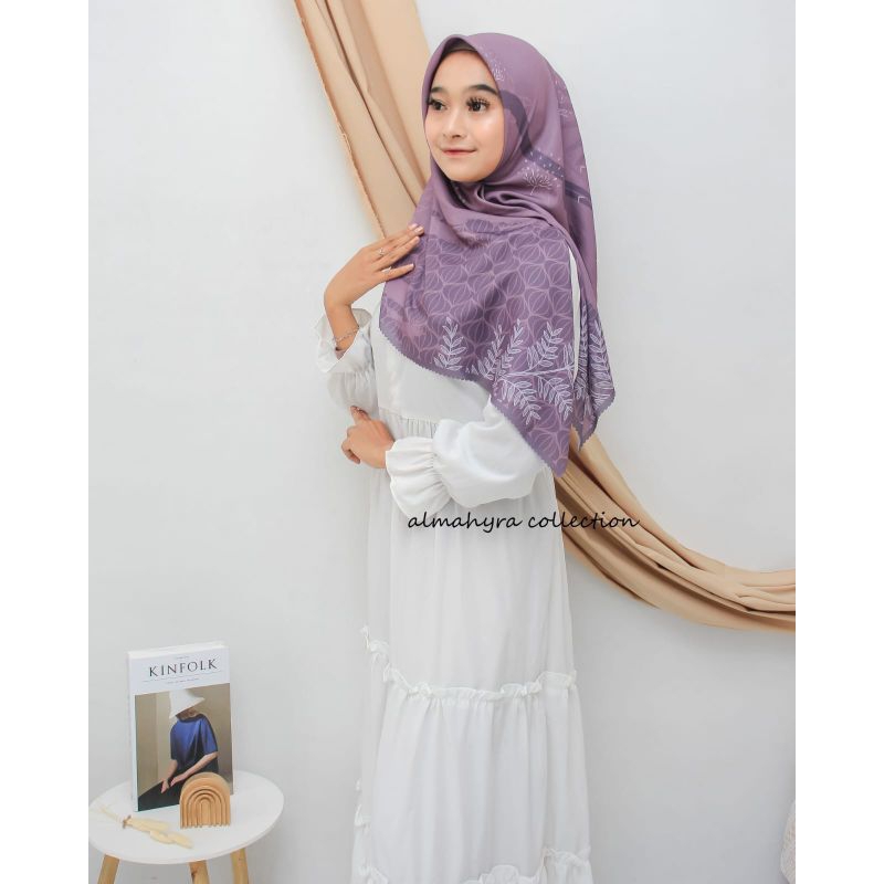 Hijab segiempat motif ungu voal premium