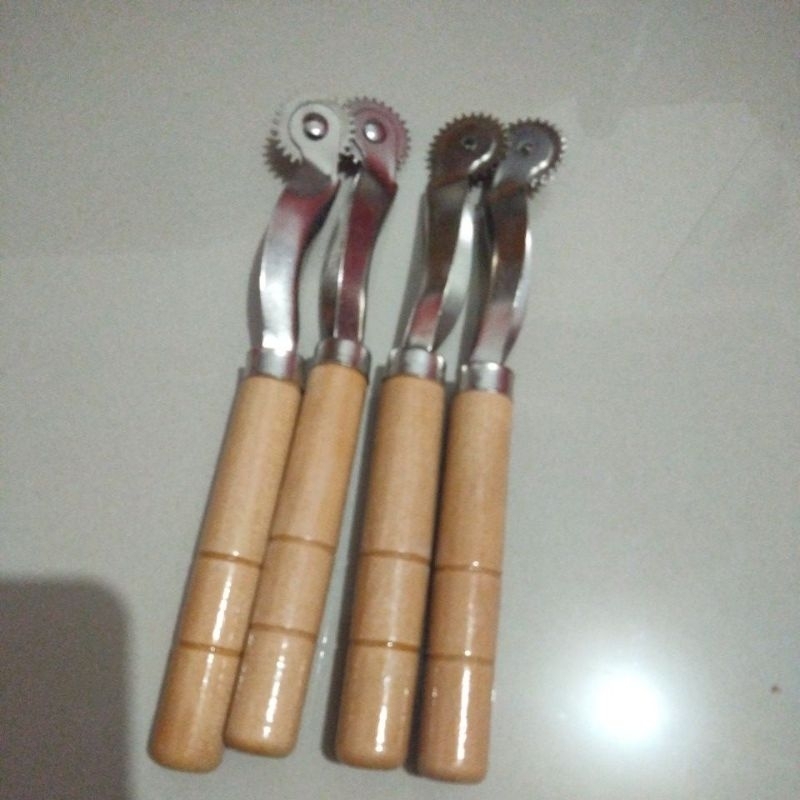 Rader jahit bergigi / tracing wheel / Rader jahit penanda pola
