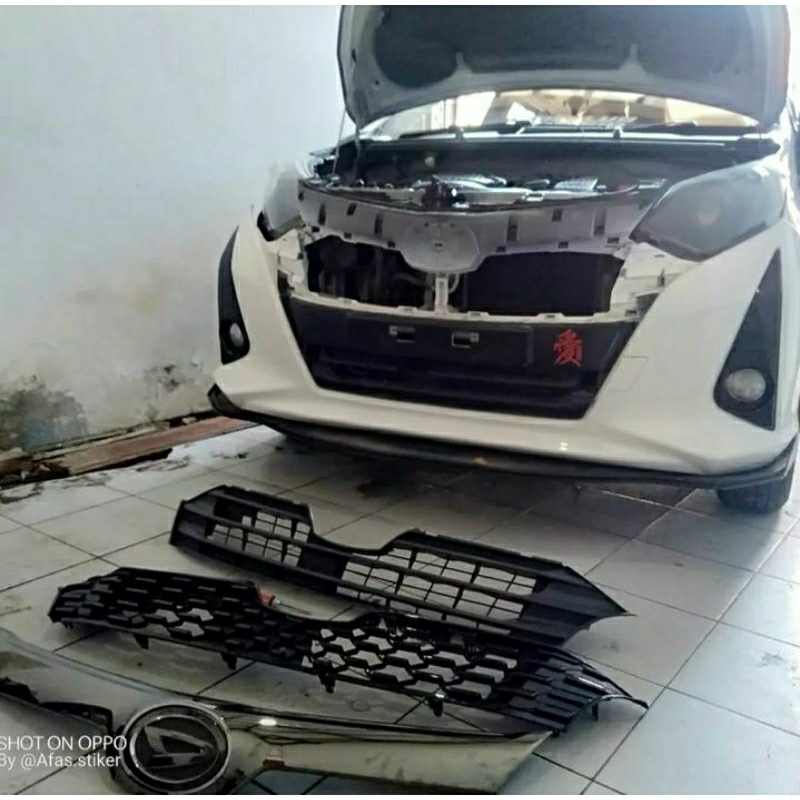 Grill calya facelift (BEKAS) grill Toyota calya model terbaru ori calya 2019-2023