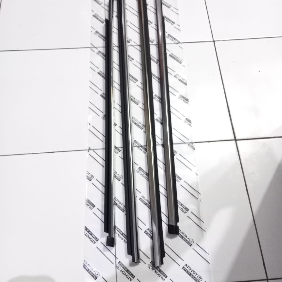 Pelipit/Weather Strip Kaca Mobil DATSUN Original