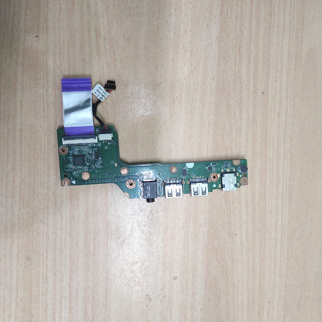 Port USB Notebook Acer V5-123