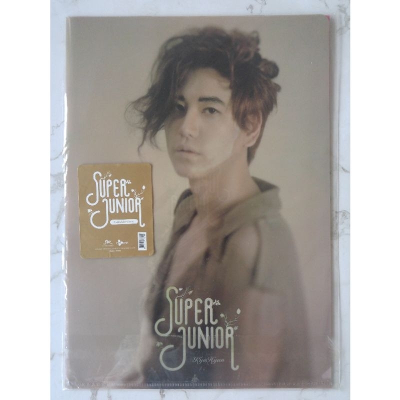 

L-holder (map) Super Junior Kyuhyun Official Merch SMart Exhibition 2012