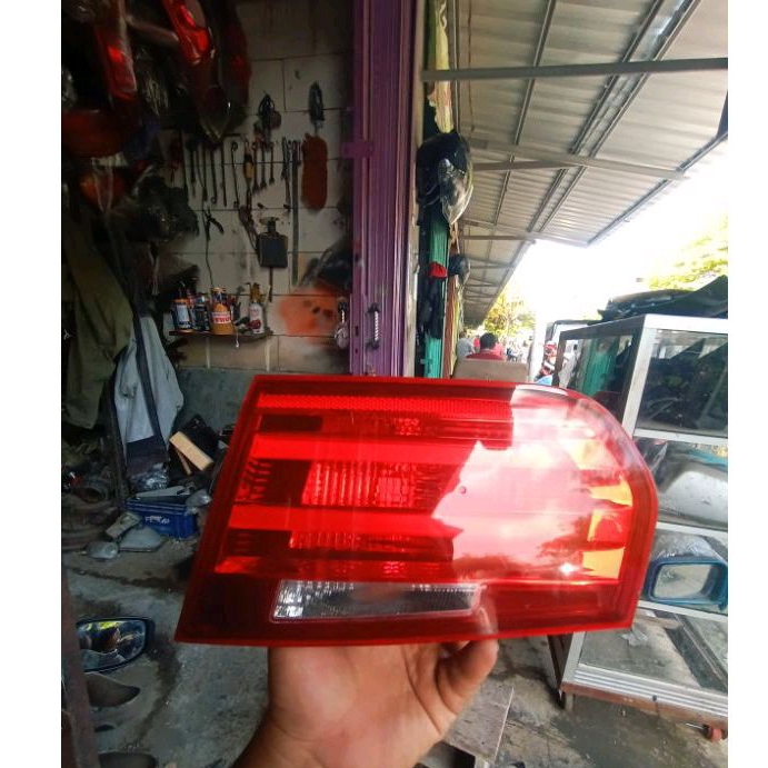 lampu bagasi BMW F30 ORIGINAL (KANAN)