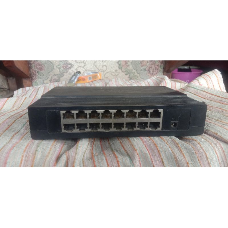 SWITCH HUB TP LINK 16 PORT