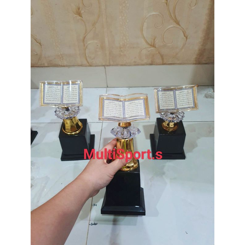 PIALA TROPHY KRISTAL BUKU AL-QUR'AN 1 PC