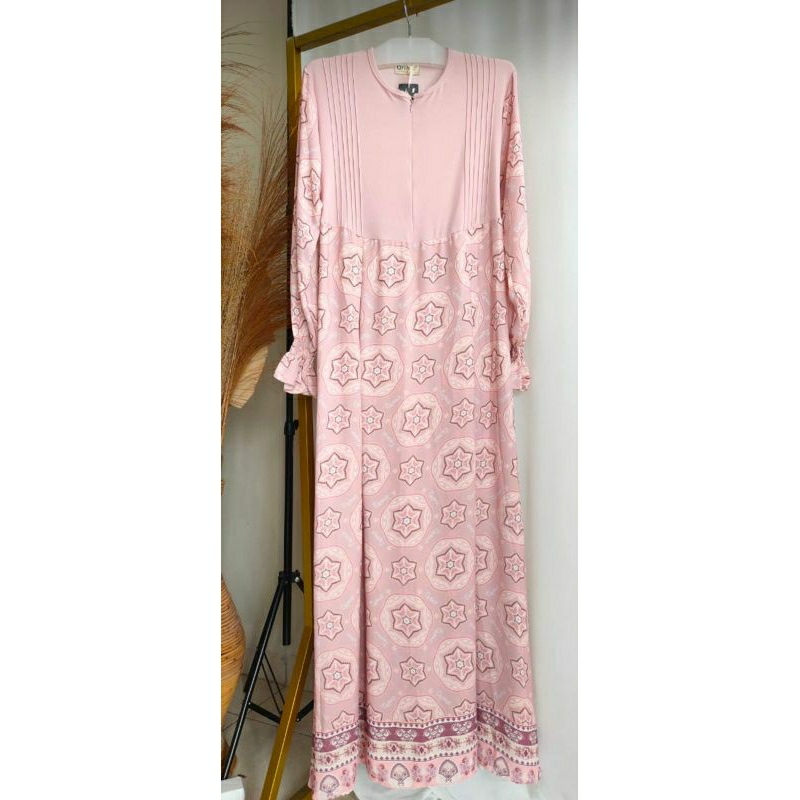 preloved QNaNz (Dress Only Never Been Use)