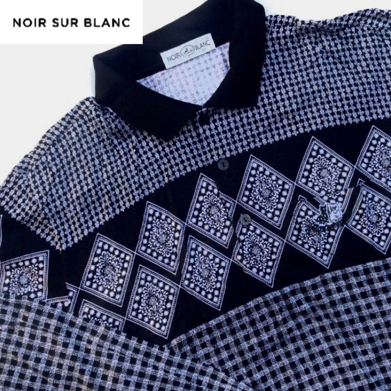 Sweater Noir Sur Blanc
