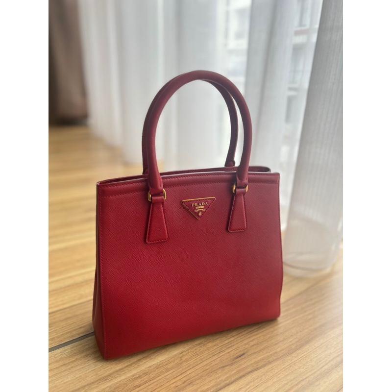 Prada Saffiano 100%authentic (preloved)