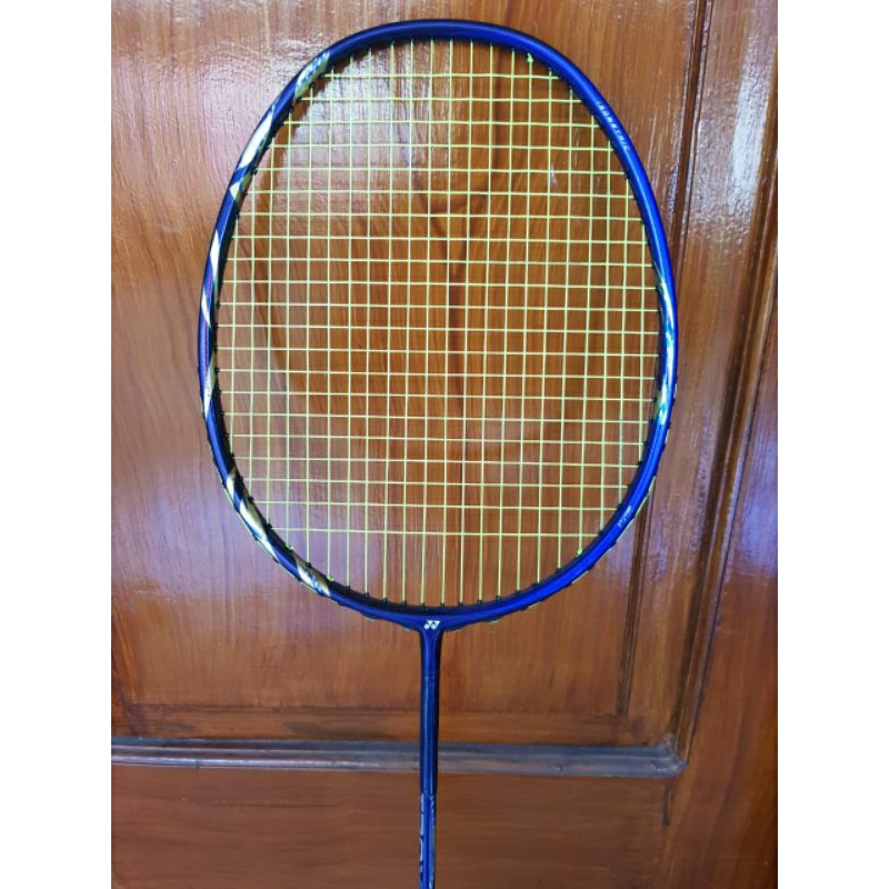 Yonex astrox 99 New Color Kento Momota Series, minus shaff di shock carbon, lining tectonic 9 kondis