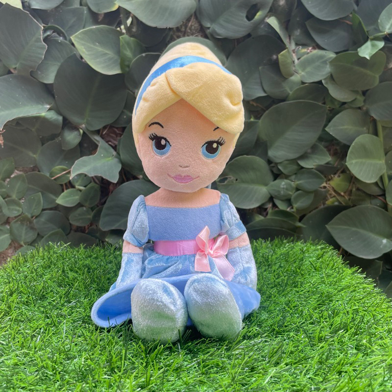 Boneka Cinderella Posh Paws