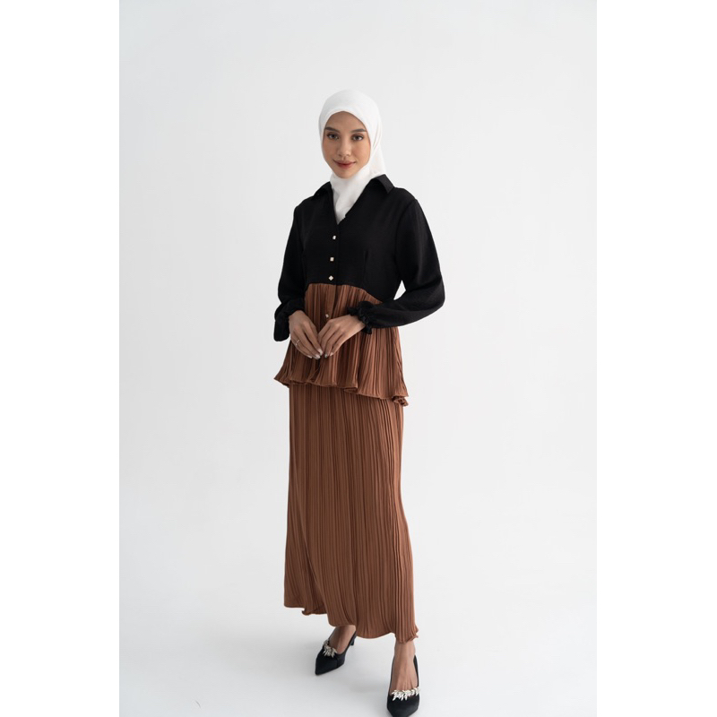 IWEARGRACIE - CLAIRE PLEATS SKIRT / ROK WANITA