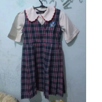 SERAGAM SEKOLAH DIAN HARAPAN/PRELOVED( CHAT DULU YA)