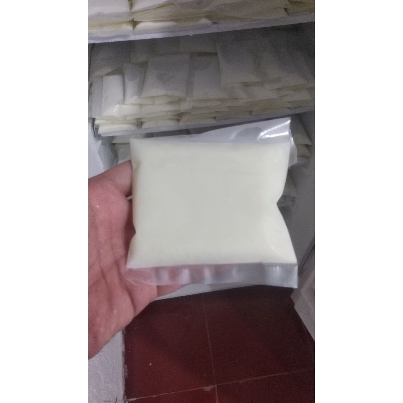 

Susu Kambing Murni - RAW Goat Milk 100 ml