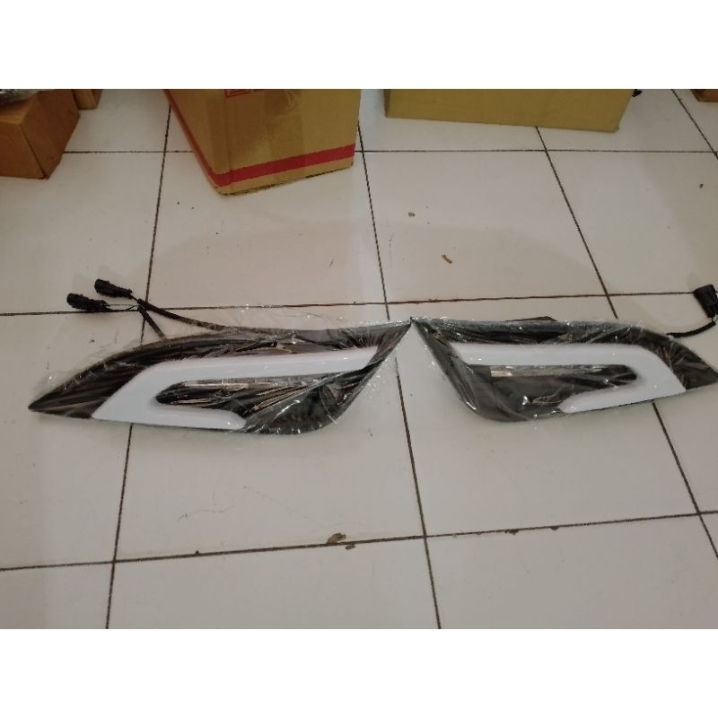 FOGLAMP LAMPU BEMPER DEPAN PATRIOT 24V UNTUK BUS DAN TRUCK