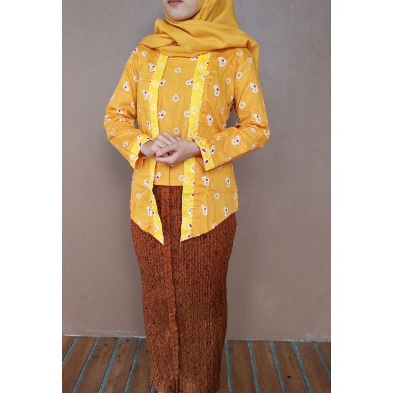 KEBAYA KUTUBARU MOTIF JUMPUTAN