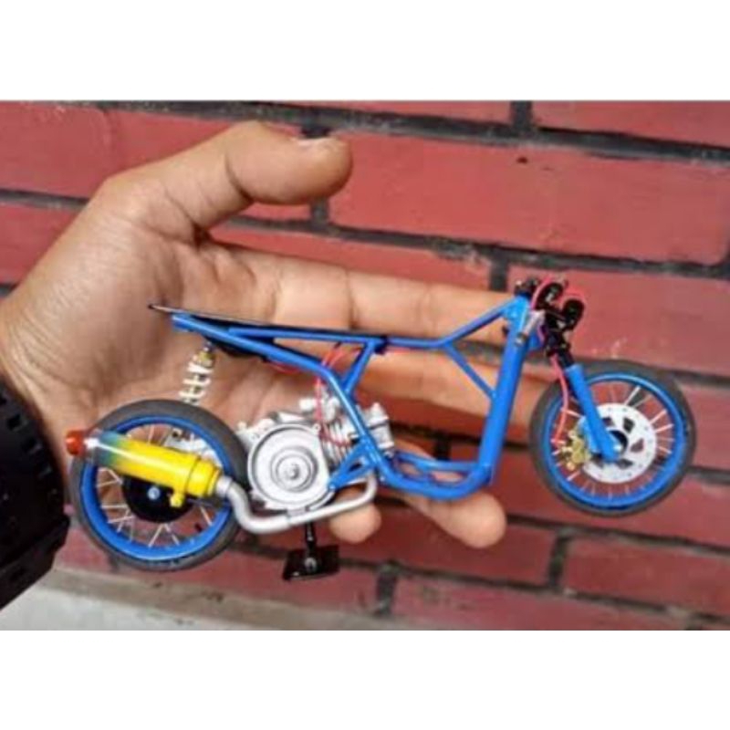miniatur motor HEREX Yamaha Lexy blue core racing