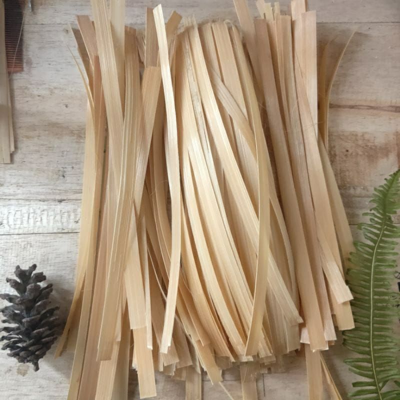 

aray/iratan bambu bahan kerajinan panjang 30cm lebar 1cm 100pcs