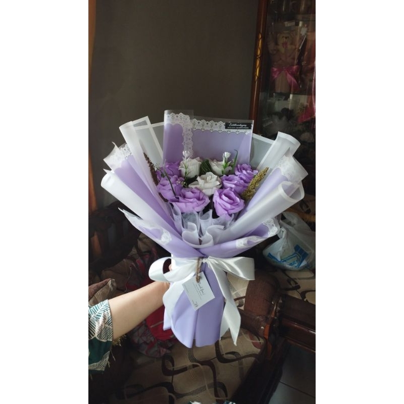 bucket uang bucket makanan bucket bunga