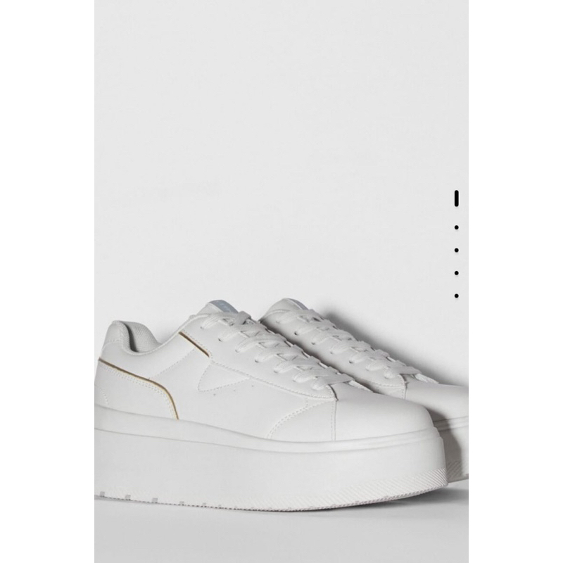 New .sepatu bershka original