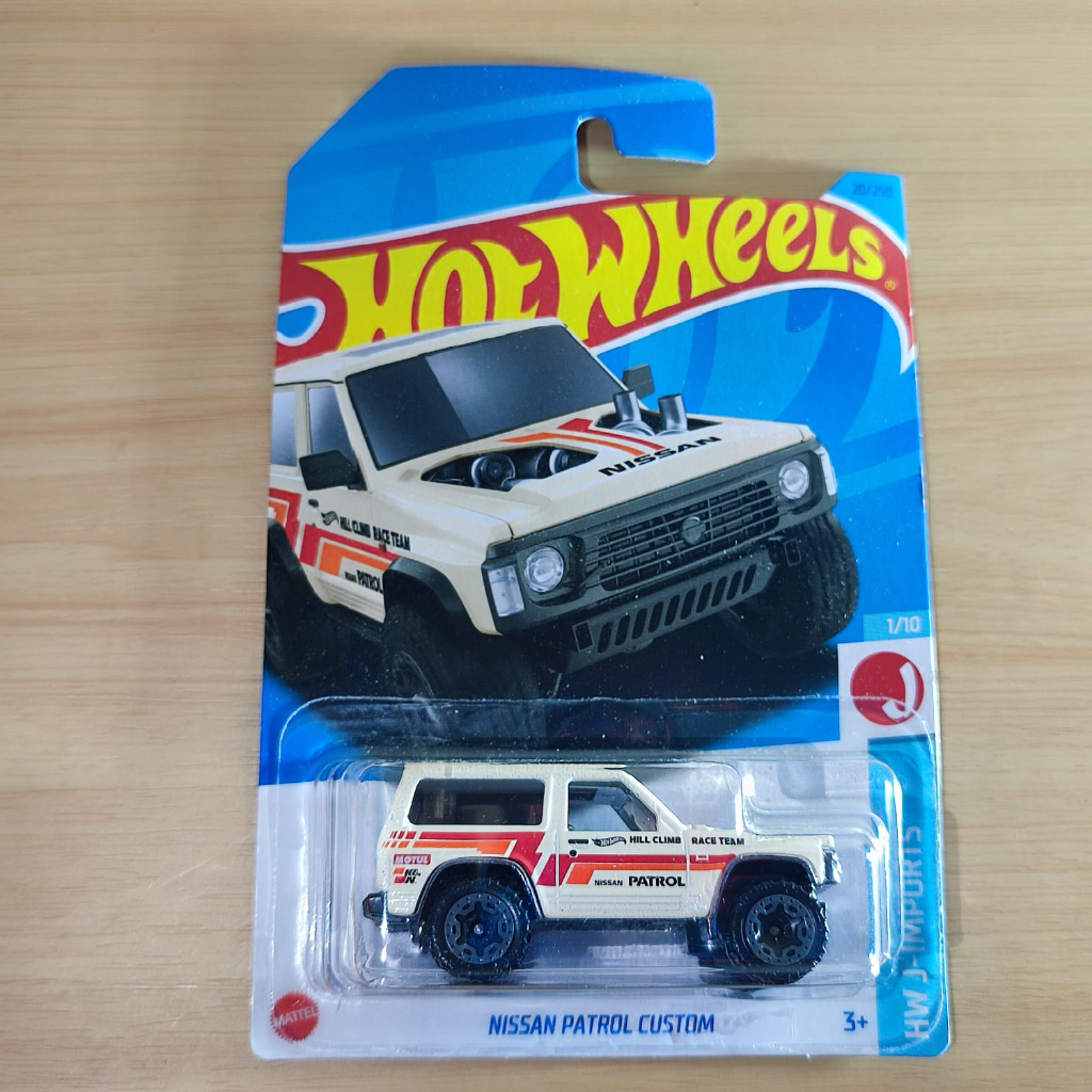 DIECAST HOT WHEELS NISSAN PATROL
