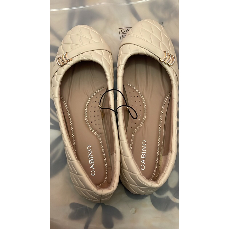 NEW Flat Shoes Sepatu Gabino Ukuran 38 Warna Cream