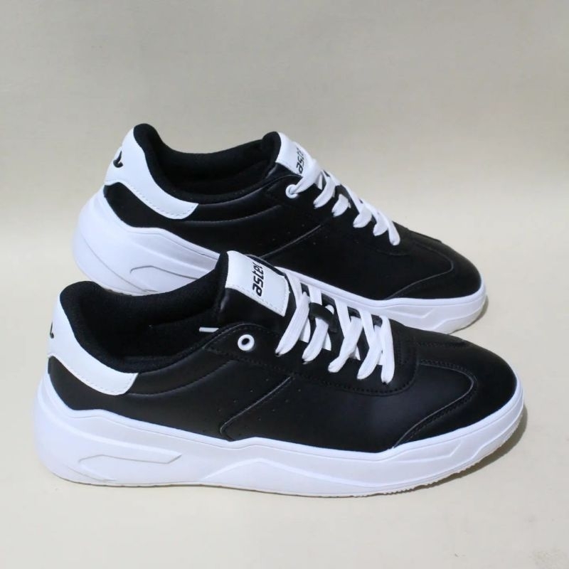 ASTEC HUGO WALKING BLACK