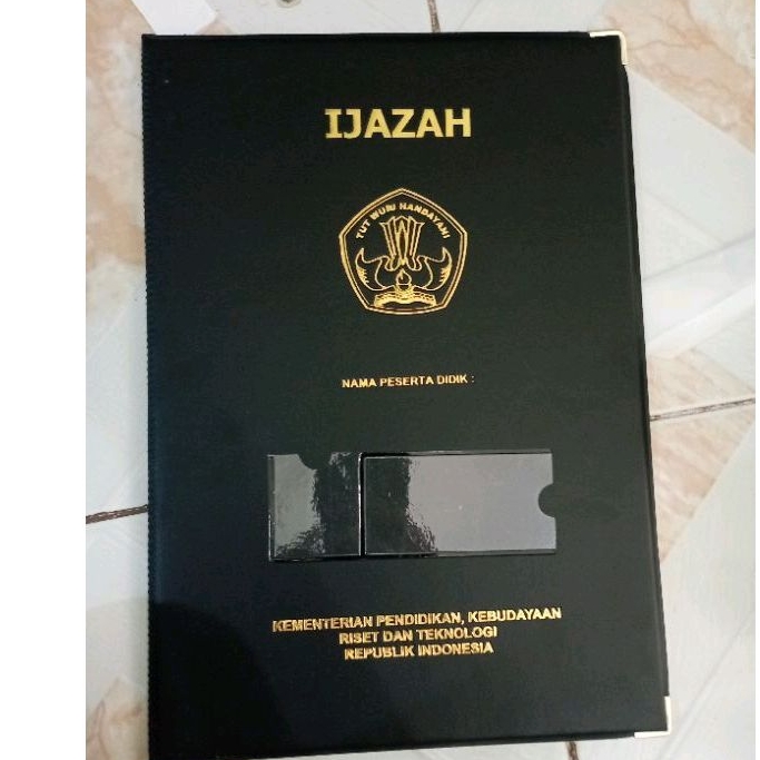 

Cover MAP IJASAH WARNA HITAM UMUM ISI 2 LEMBAR
