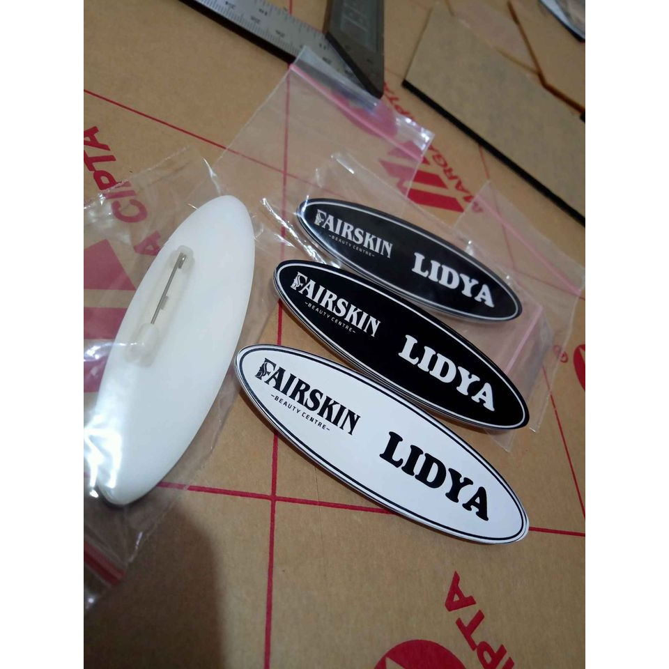 

Name tag nama dada/Nametag/papan nama dada/nama dada/peniti oval