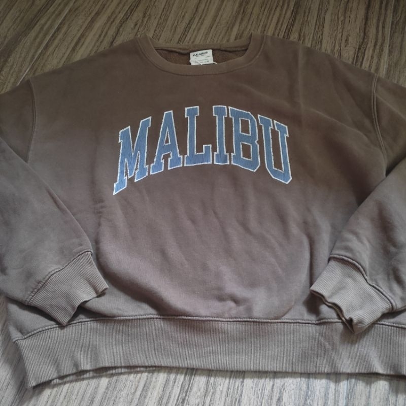 Pull & Bear Malibu Brown Sweatshirt & H&M NASA Black Hoodie