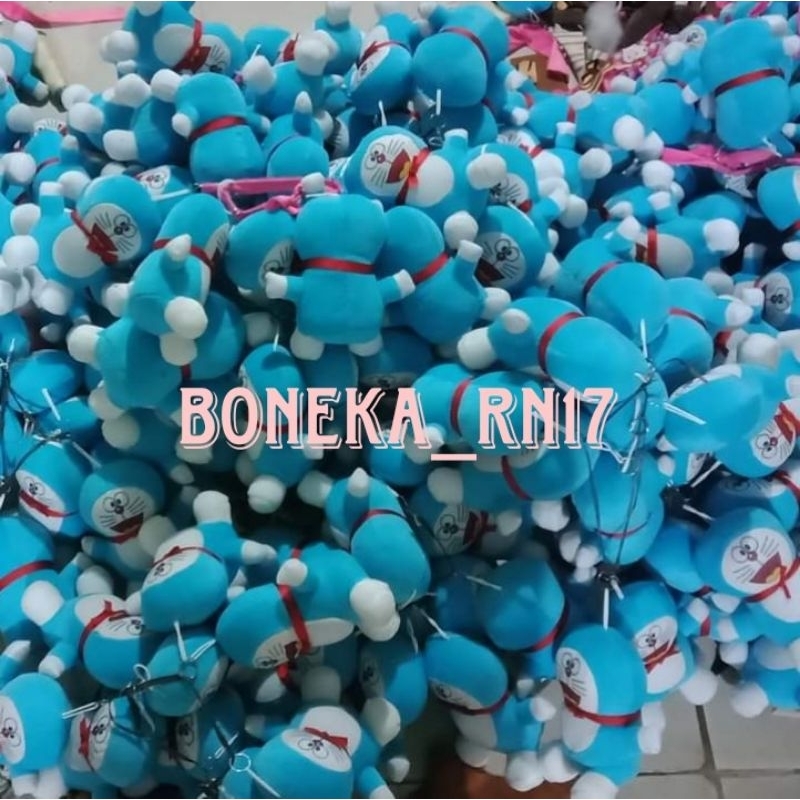Boneka Doraemon Mini buket / Boneka Doraemon Ganci