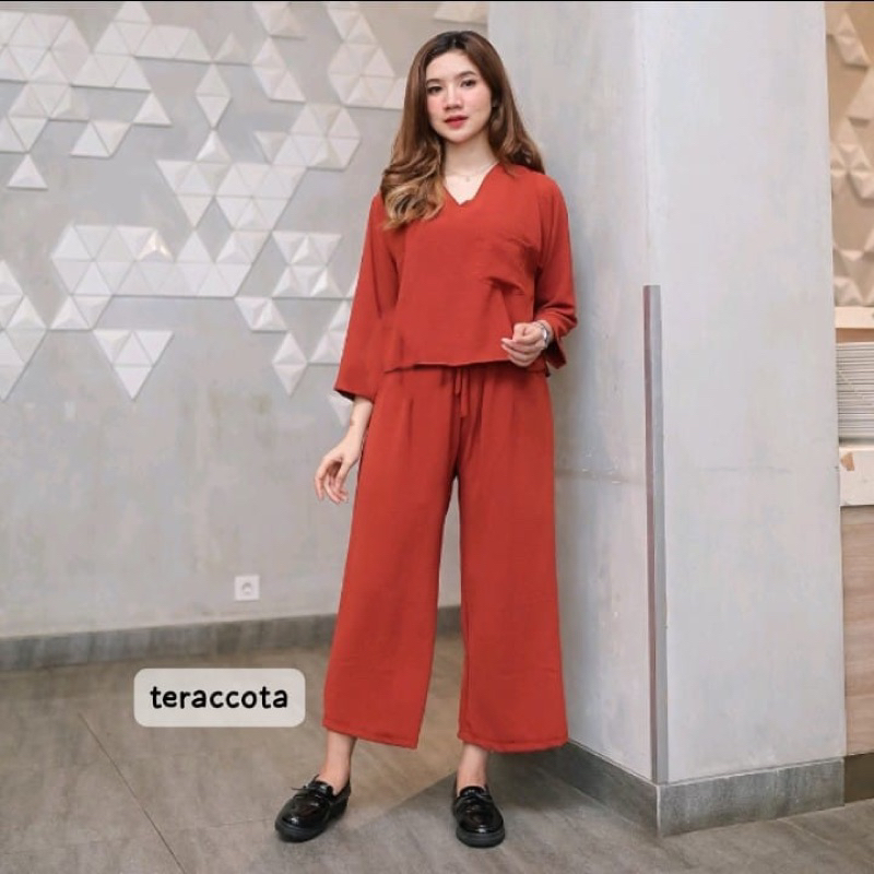 ONE SET SANIA CRINKLE AIRFLOW / ONESET CROP / SETELAN / NEW ONESET / SETELAN WANITA/ ONE SET CROP LE