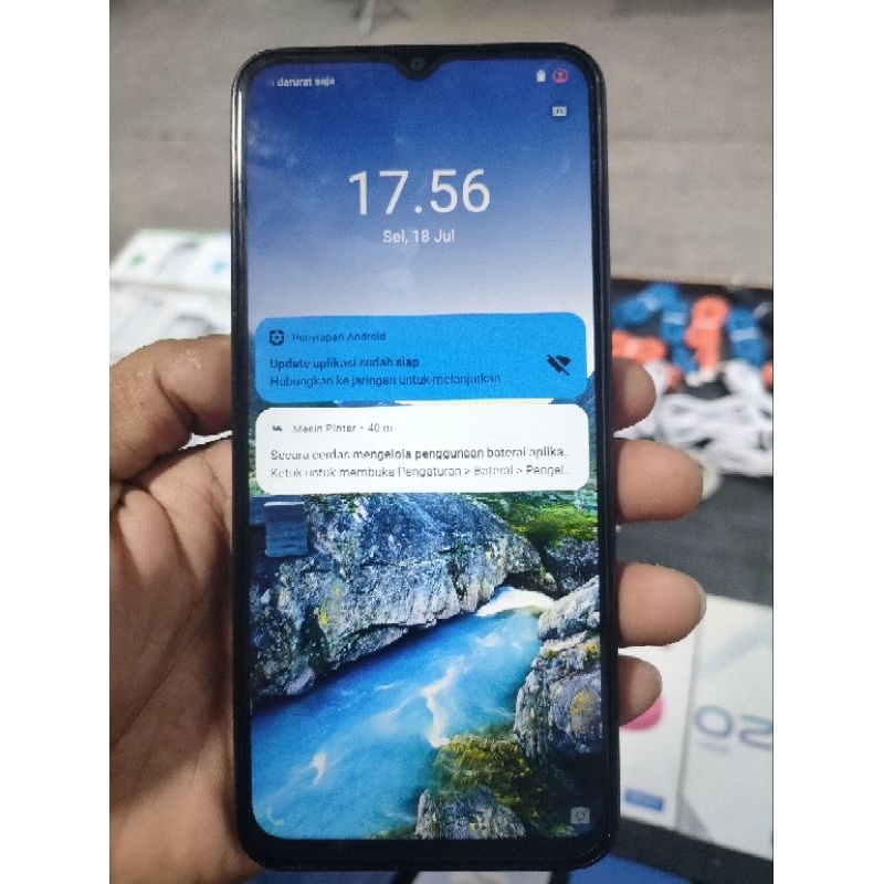 vivo y22 RAM : 4/128