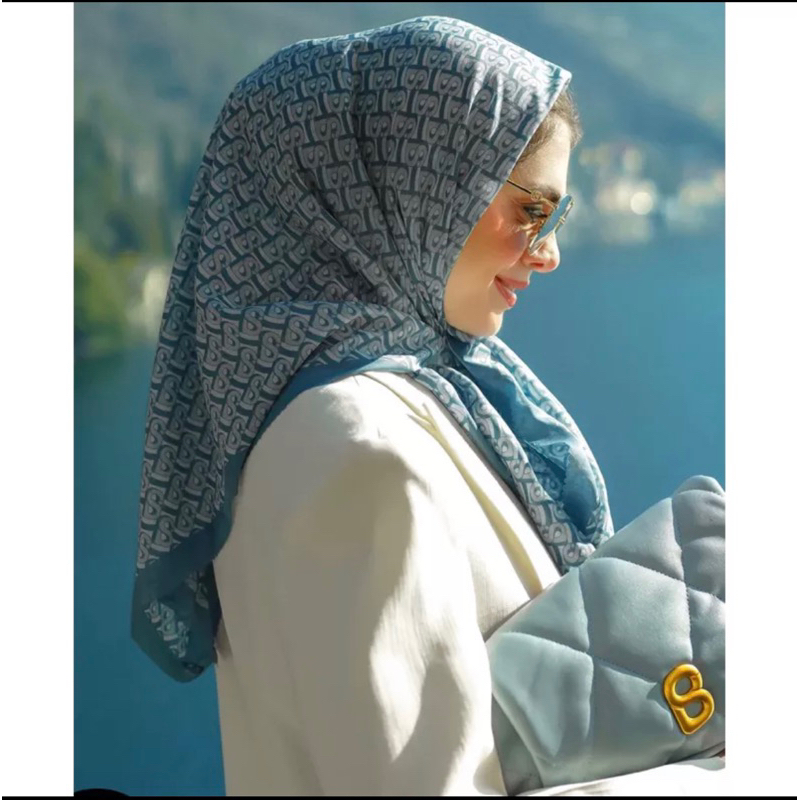 Buttonscarves Preloved Bimu Faded denim