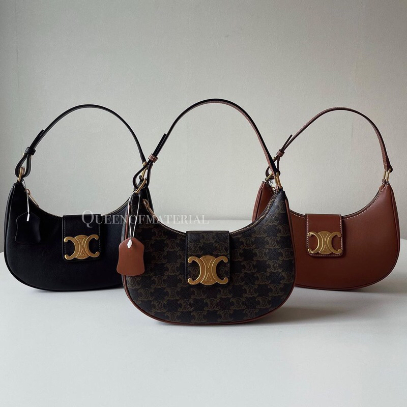 Queen of material Shoulder bag Calfskin genuine leather