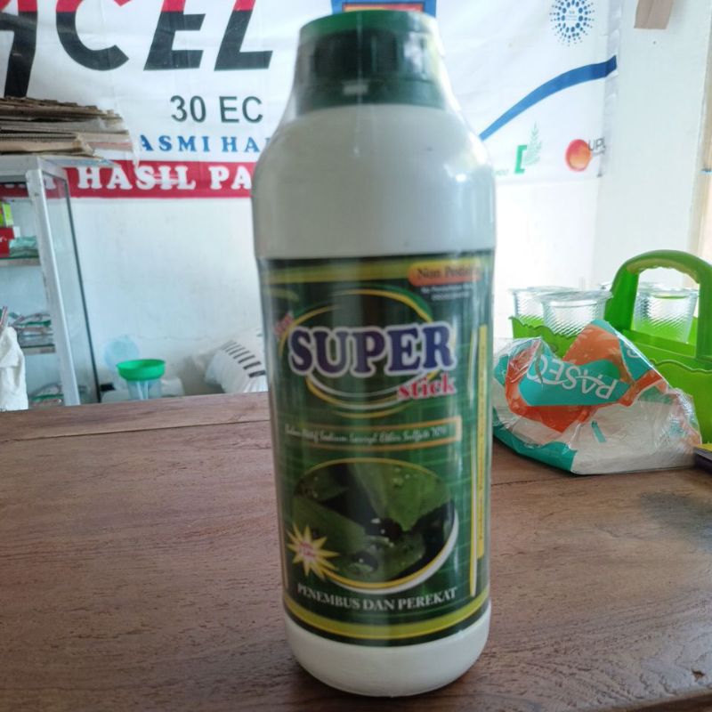 Perekat pada daun tembakau