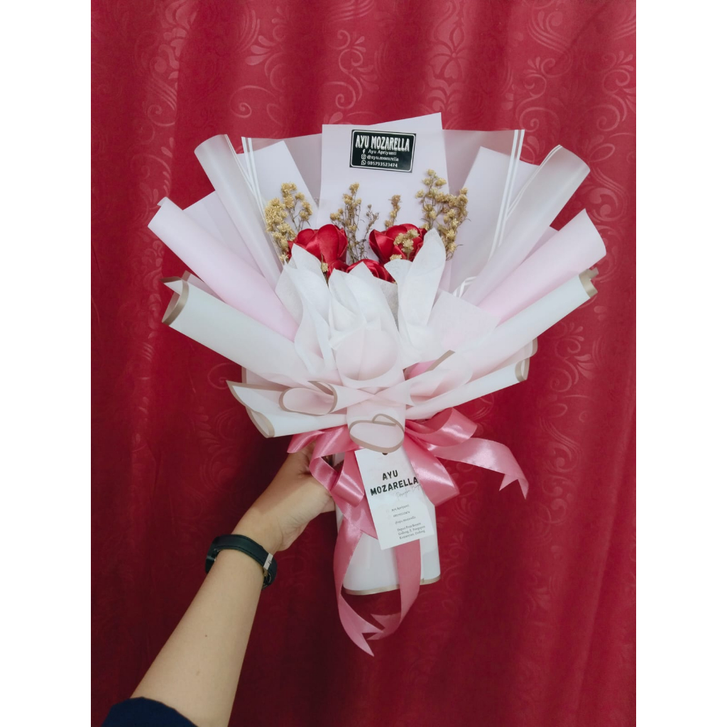 Bucket Bunga lamaran, wisuda, ultah