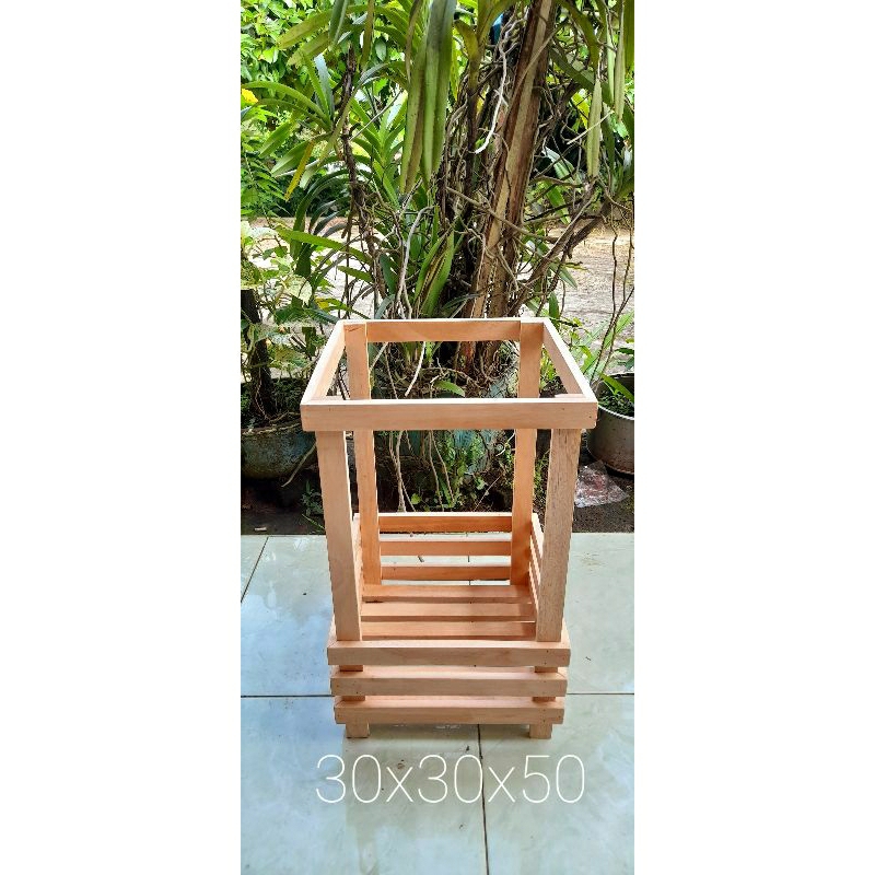 pot bunga,pot bunga kayu,pot bunga anggrek.