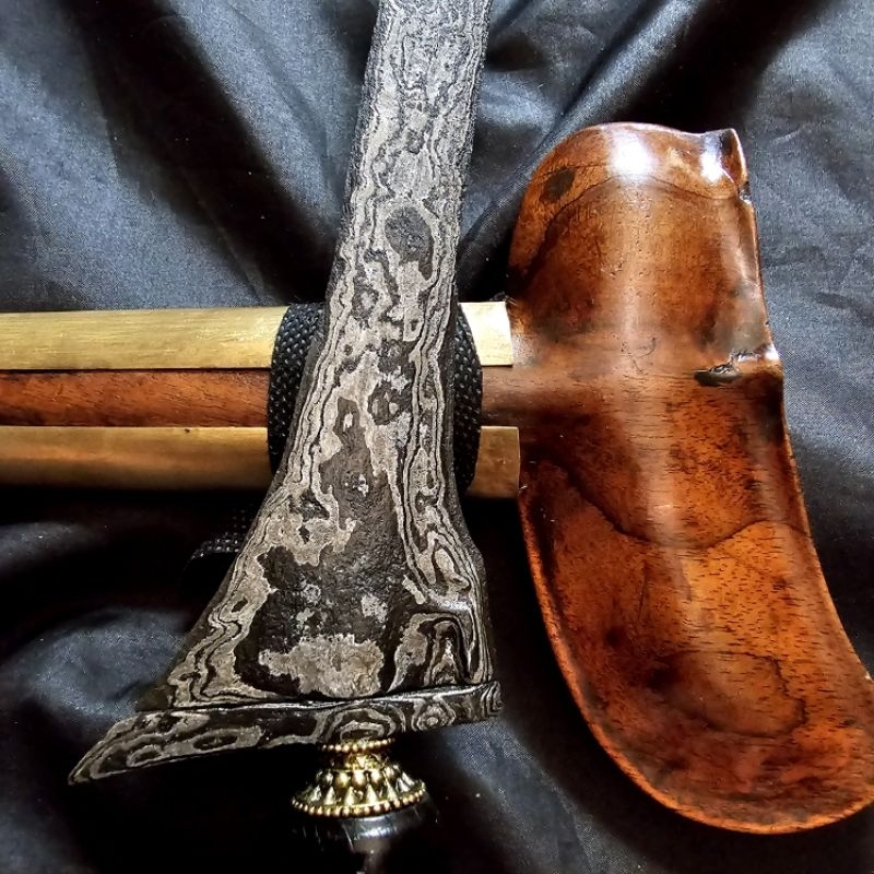 Keris Tilam Sari Rojo Gundolo Tangguh Est. Tuban Pamor Pedaringan Kebak