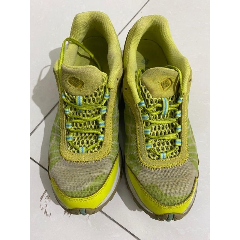 PRELOVED COLUMBIA TECHLITE WOMAN SPORT SHOES GREEN SIZE USA 7 NO BOX / SEPATU OLAH RAGA SEPATU TREKK