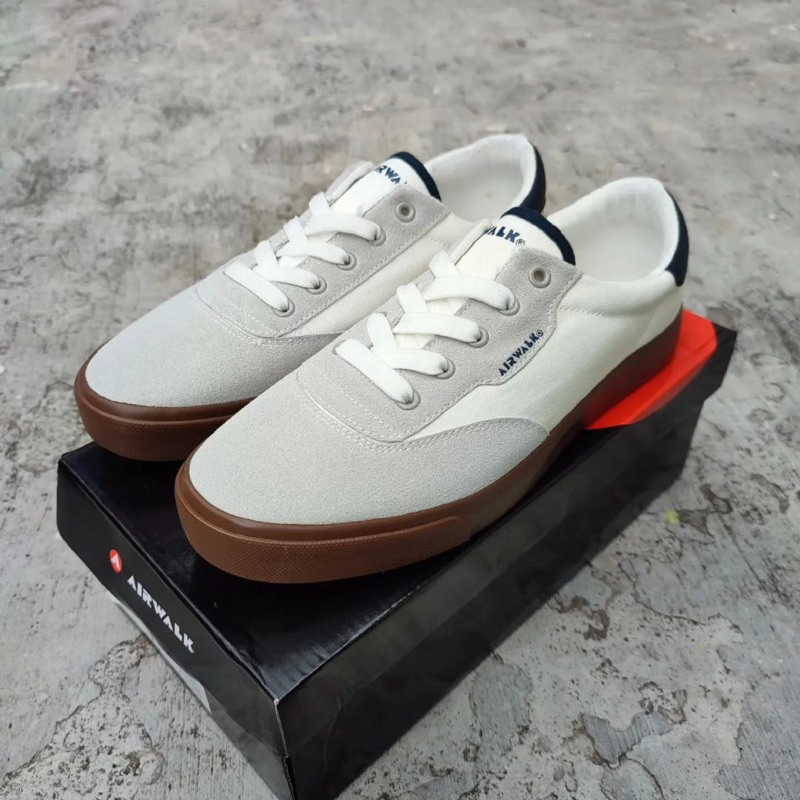 Sepatu sneakers Airwalk Shawn "White" size 39