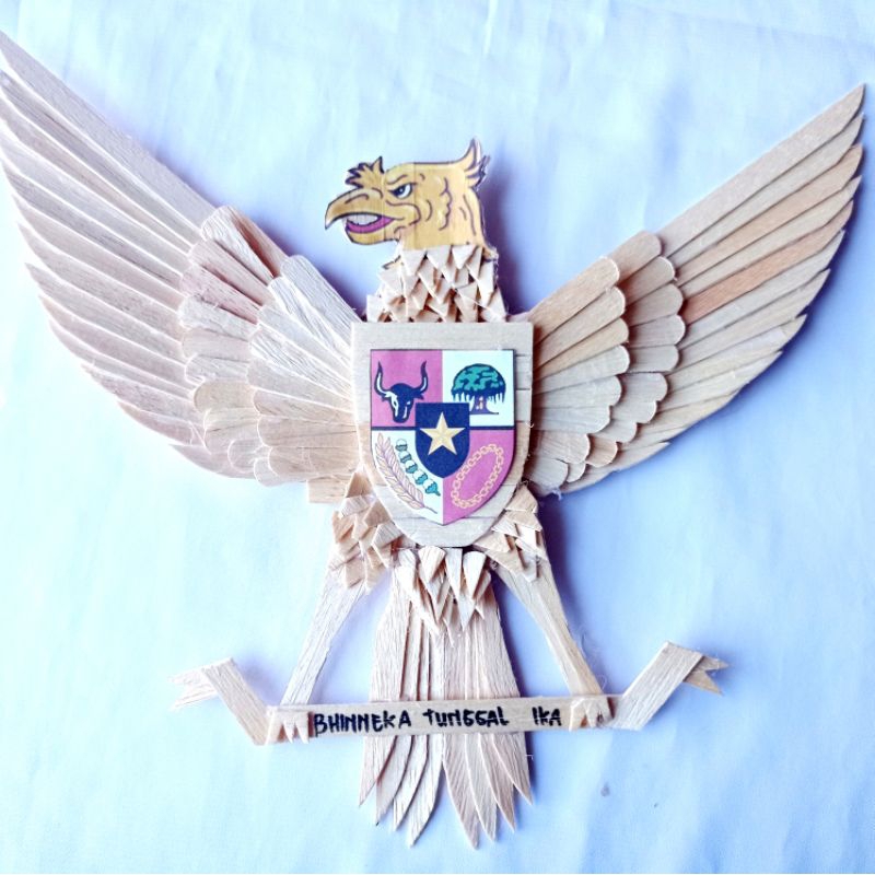 Burung Garuda Pancasila Hiasan Dinding Lambang Negara dari Kayu Stik Es Krim Kerajinan Prakarya