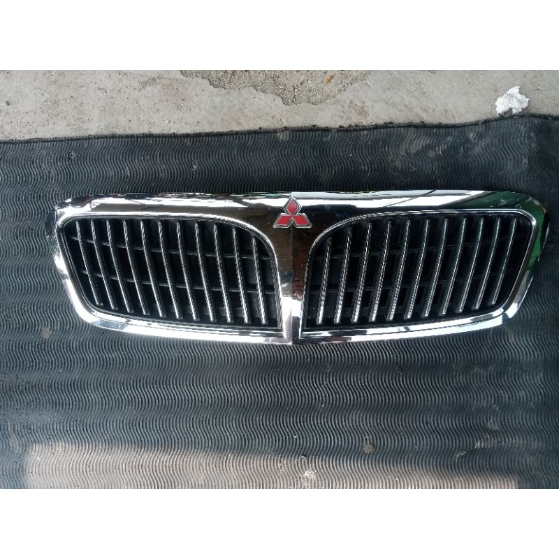 GRILL MITSUBISHI LANCER CEDIA RAMBANG DEPAN LANCER CEDIA ORIGINAL