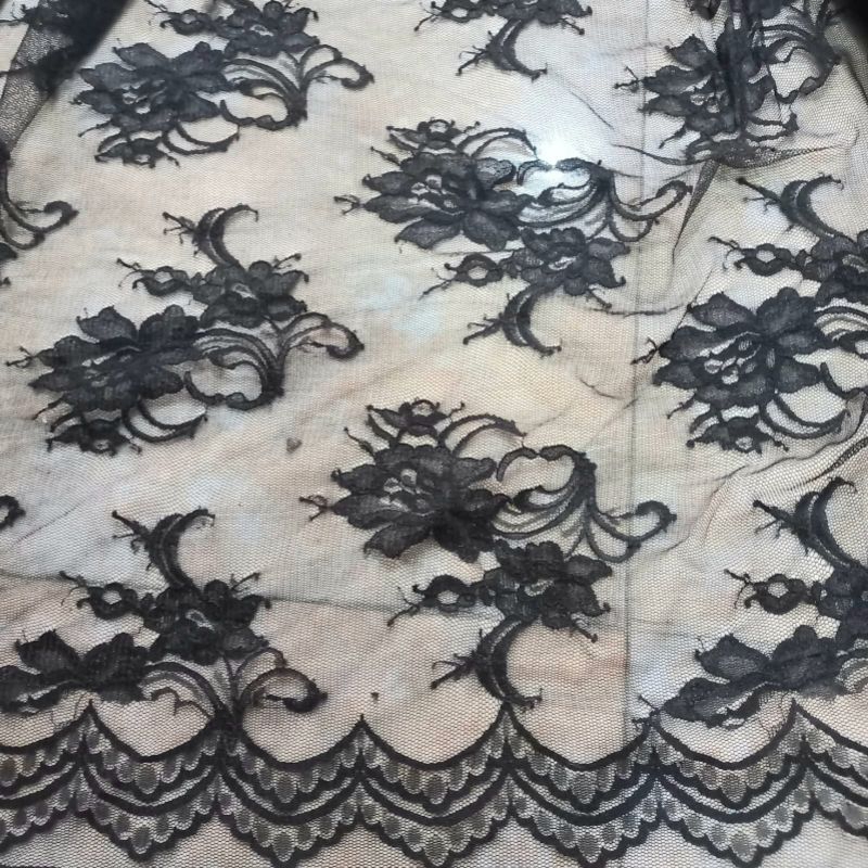 bahan kain brokat bunga HITAM meteran -50cm