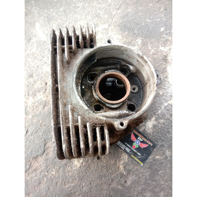 cylinder head Kawasaki Binter Merzy platina original kondisi bahan.