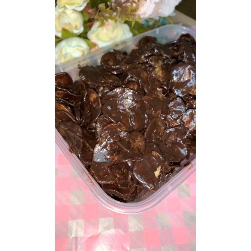 

banana chips (keripik pisang cokelat) 500 ml