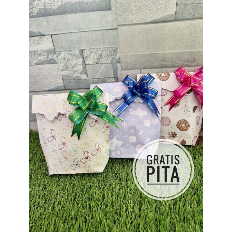 

kertas kado jadi instan kantong souvenir murah