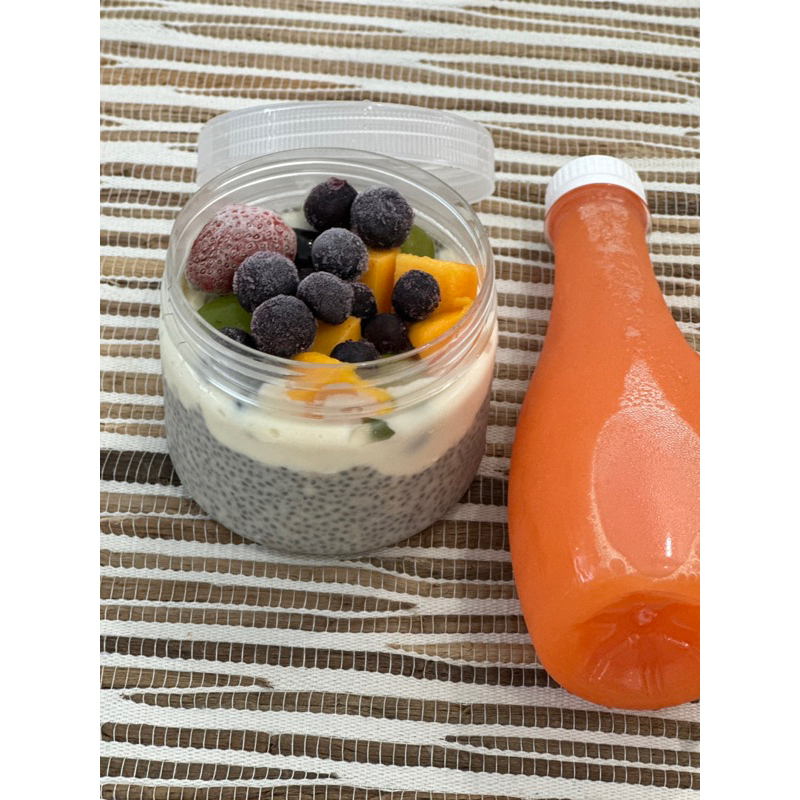 

chia pudding fruits