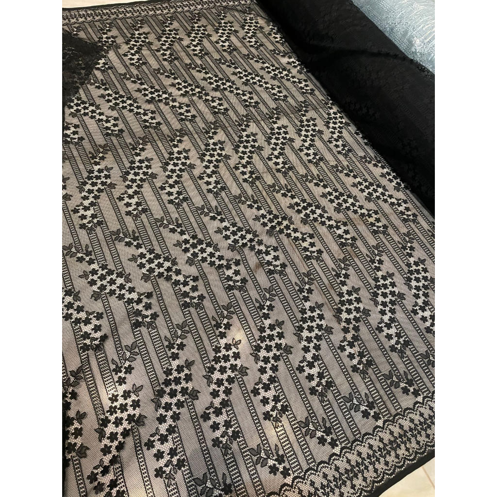 Kain Brokat Brukat Lace Salur Vintage Ayana Motif Bunga Warna Hitam Black