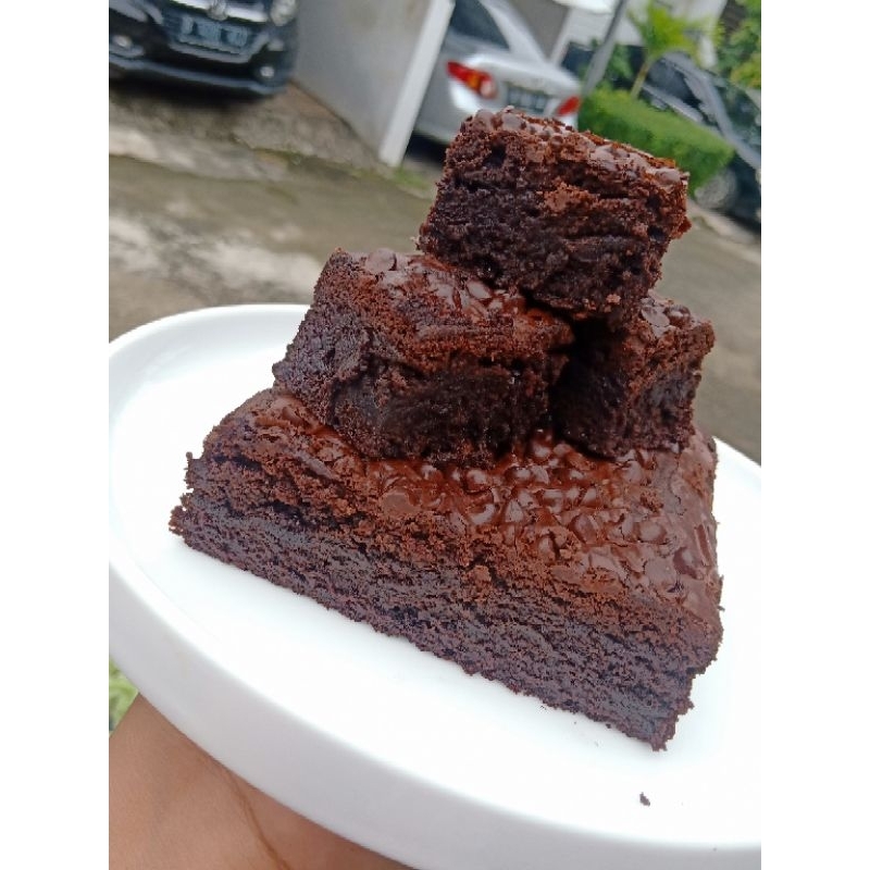 

Brownies (topping standart > pilih keju, oreo,/chocochips) 20x10